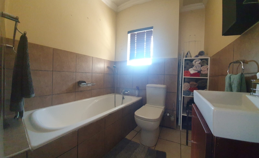 3 Bedroom Property for Sale in Waterval East North West